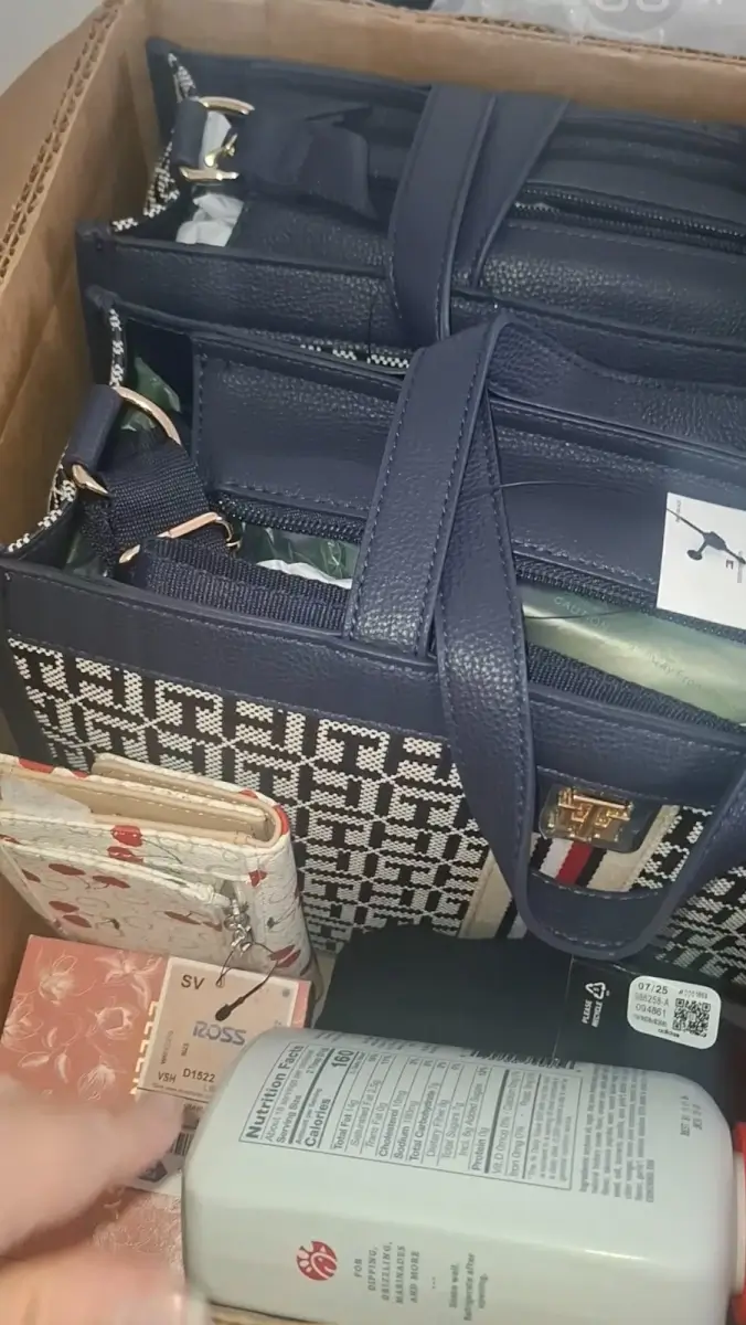 Foto de la caja recibida por Ana María Paternina (la gordis bella)